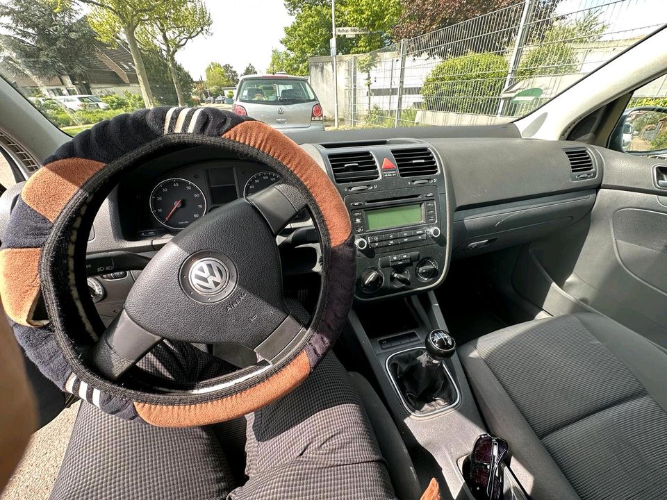 Auto VW Golf 5 in Walldorf