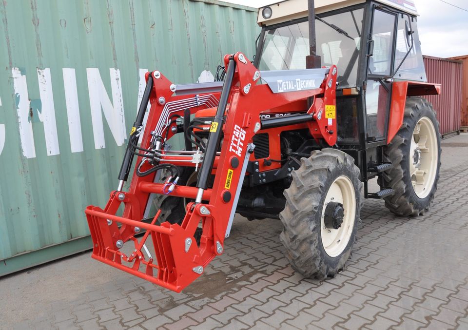 Frontlader MT01 Titan Trägkraft 1300 KG für Zetor in Neuhardenberg