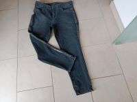 Tausche Stretch Jeans Größe 42 gegen 1 Päckchen Gummibärchen Bayern - Bastheim Vorschau