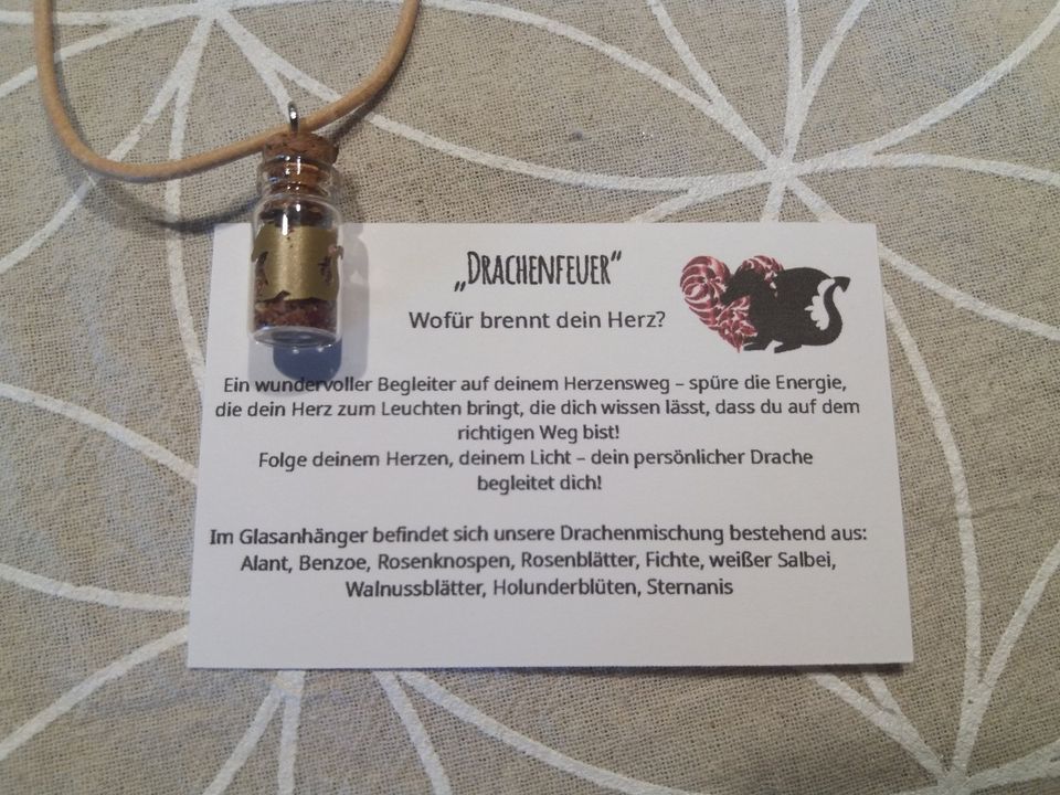 Seelenschmuck Anhänger mit Lederband Drachenfeuer Herzensenergie in Kommen