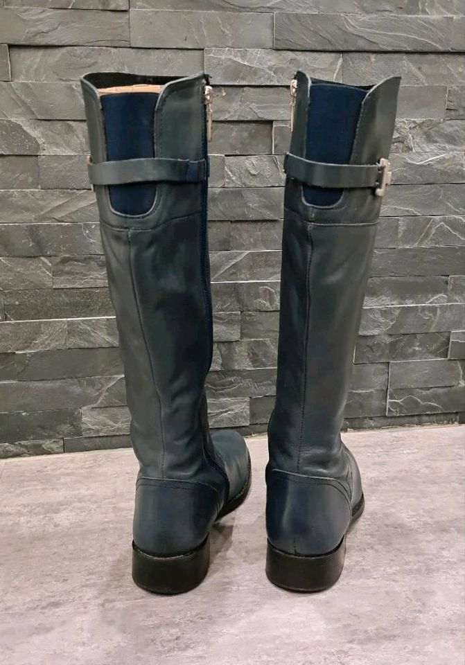 MAXX Damen Winterstiefel Echt Leder Stiefel gefüttert blau Gr. 40 in Neukirchen