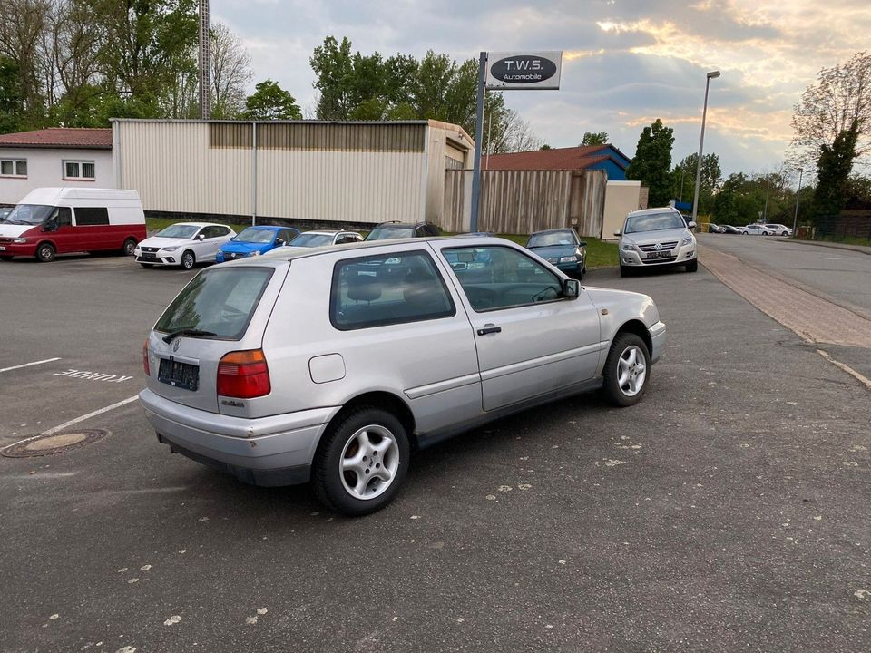 Volkswagen Golf 1.8 55kW GL -  Automatik - 100 TKM -Tüv neu in Bad Sachsa