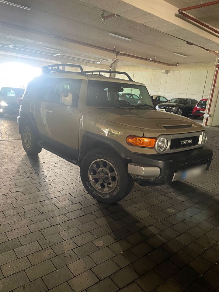 TOYOTA FJ CRUISER 2014 in Tönisvorst