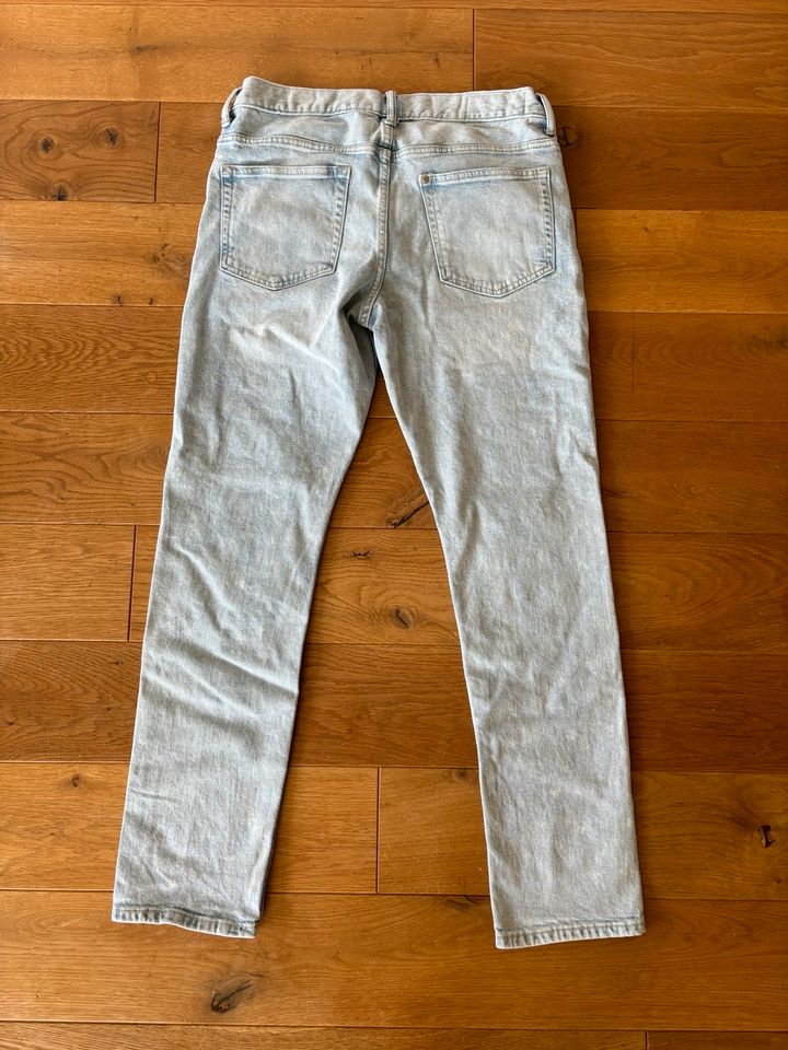 H&M Jeans slim 32 33 Herren hellblau stonewashed W33 L32 in Bielefeld