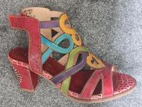 auffällige Sandalen Sommerschuhe rot 39 Laura Vita Nordrhein-Westfalen - Siegburg Vorschau