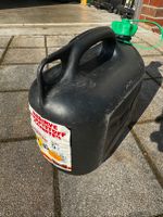 Kannister Kraftstoff Benzin Diesel Treibstoff 5 Liter Einfüllhilf Berlin - Lichtenberg Vorschau