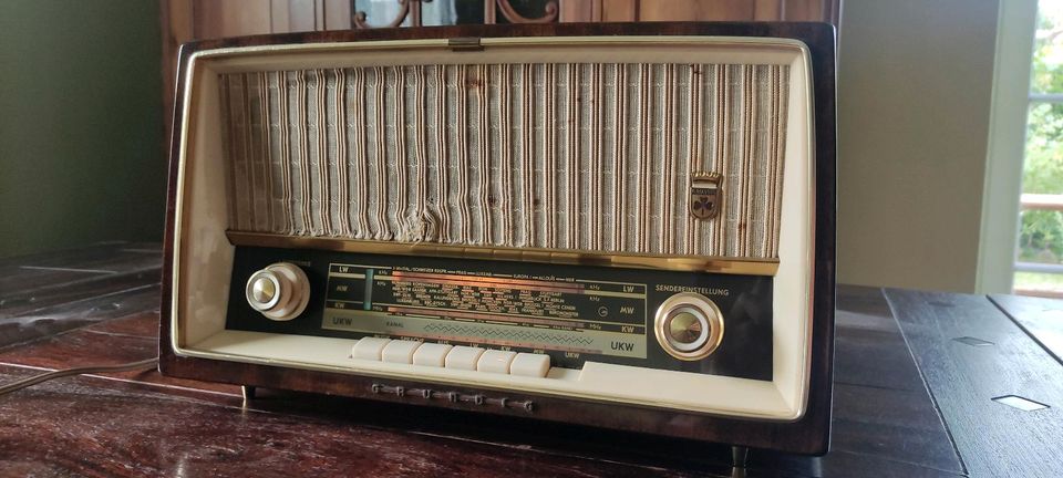 Grundig 2140 Vintage Röhrenradio klein restauriert Bluetooth 60er in Brietlingen