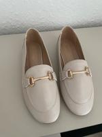 ASOS Schuhe in Cremeweiß mit Schnallenverzierung Düsseldorf - Pempelfort Vorschau