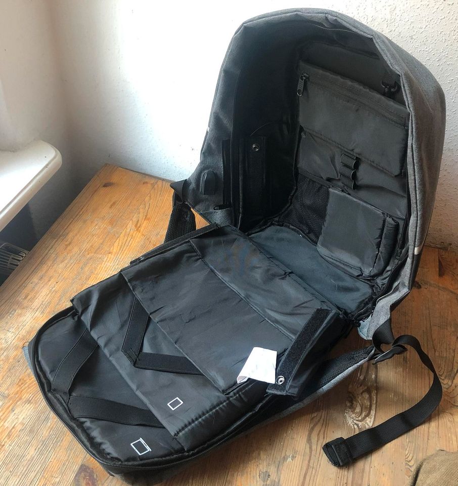 Topmove Rucksack für Notebook 15,6 Zoll in Berlin