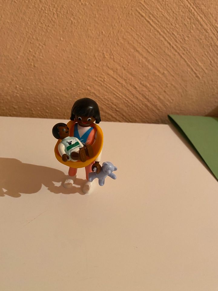 Playmobil Frau mit Kind in Quierschied