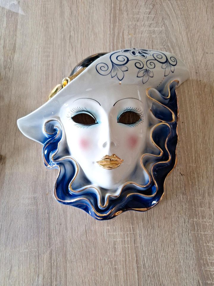 Porzellanmaske Maske Porzellan Musik  blau weiß in Diespeck
