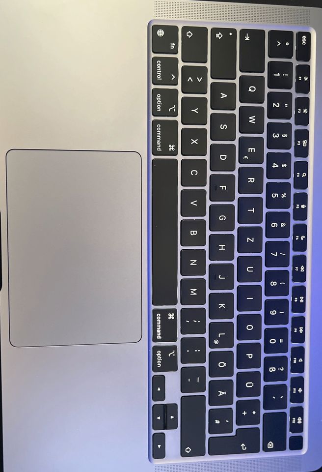 Macbook Air 13.3" M1/8/256 GB 7C GPU SG MGN63 D/A Spacegrau in Bochum