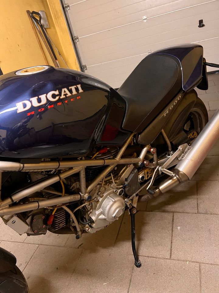 Ducati Monster 900 in Herscheid