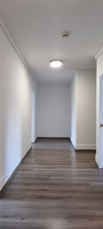 Günstige barrierefreie Erdgeschosswohnung mit Einbauküchen und Balkon!!!!! in Staßfurt