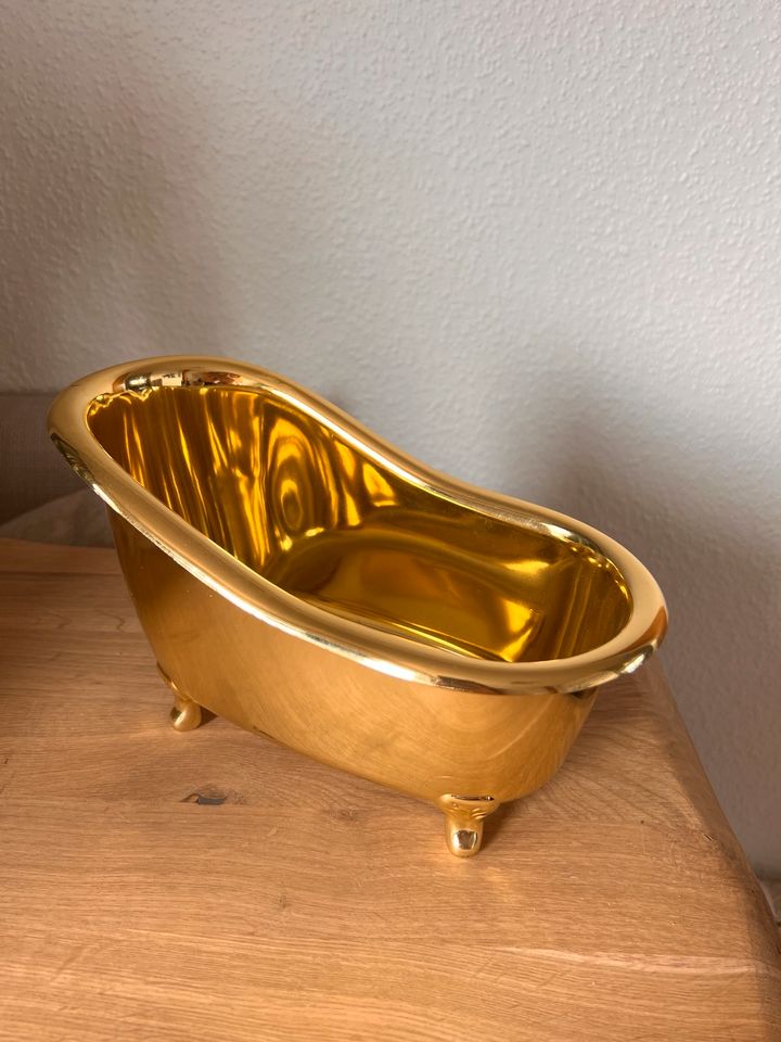 Deko Badewanne gold / Spielzeug in Salzgitter