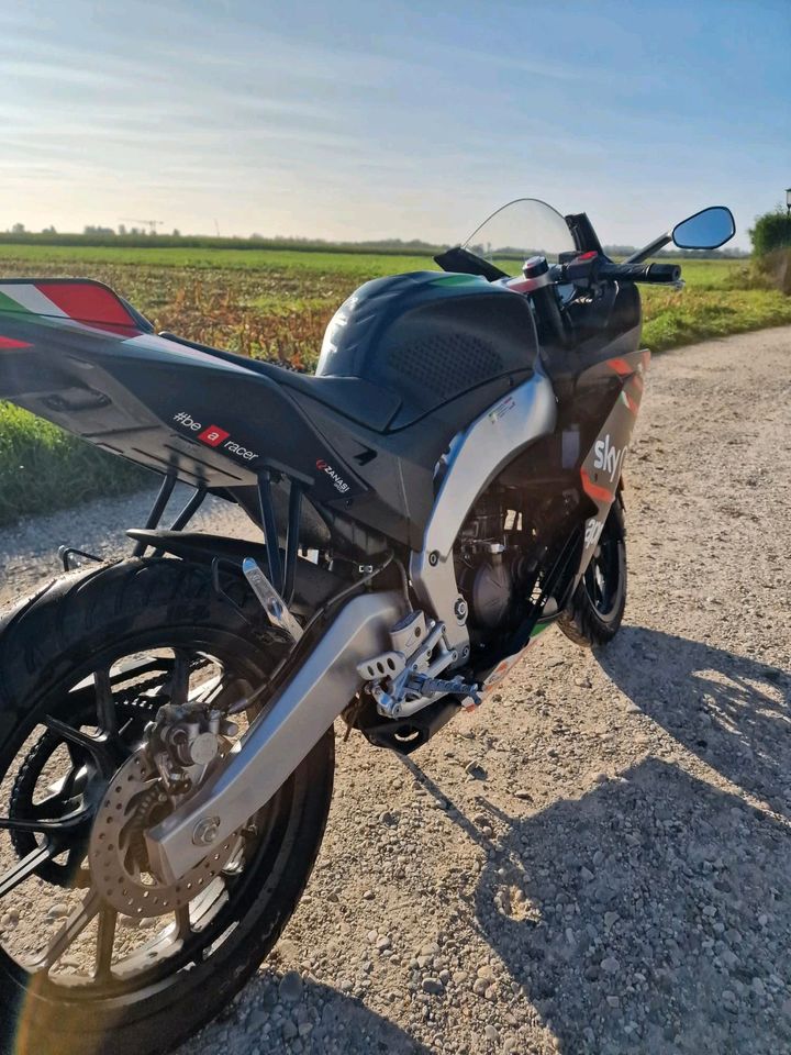 Aprilia rs 125 in Forstinning