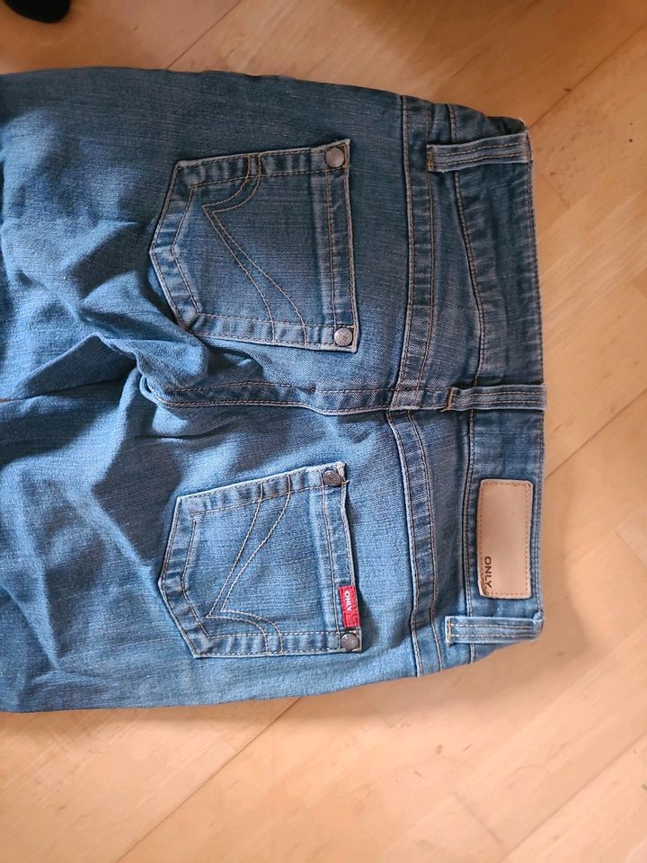 Only Jeans 34/32 xs 34 blau in Marburg