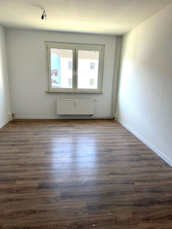 Achtung Kautionsfrei // schöne 2 Zimmer Wohnung mit Balkon // in Hainichen