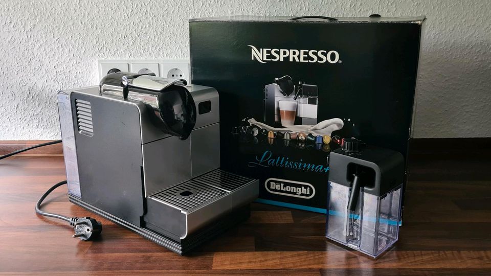 ** DeLonghi Lattissima + Nespresso EN520 S Plus ** in Kelkheim