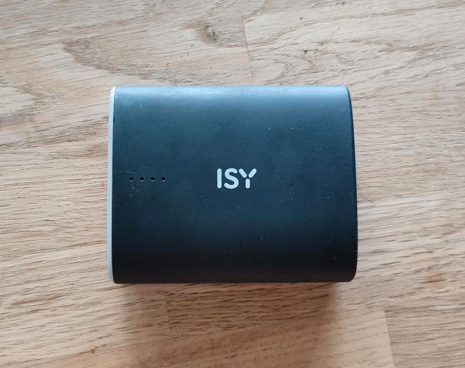 ISY Powerbank 10000mAh schwarz IAP 4000 in Böblingen