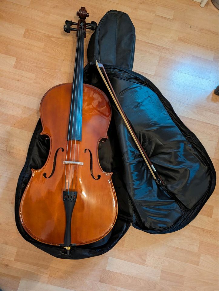 Cello 4x4 mit Bogen in Büdingen