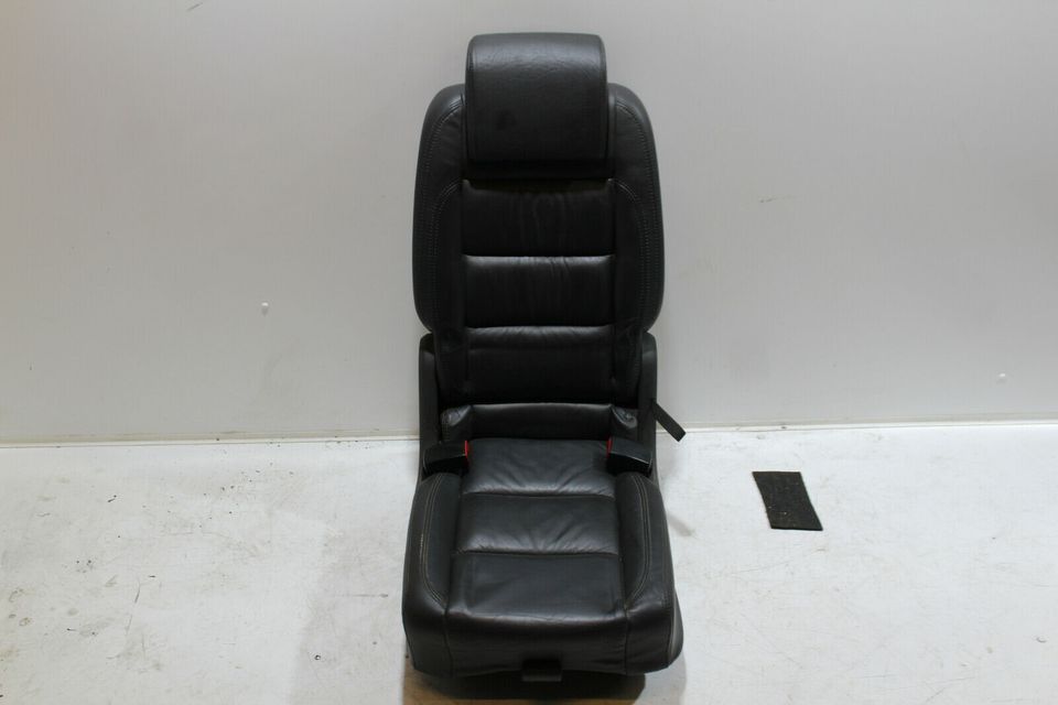 VW TOURAN 1T RÜCKSITZ LEDERSITZ SITZ HINTEN MITTE 1T0883064B in Dorsten