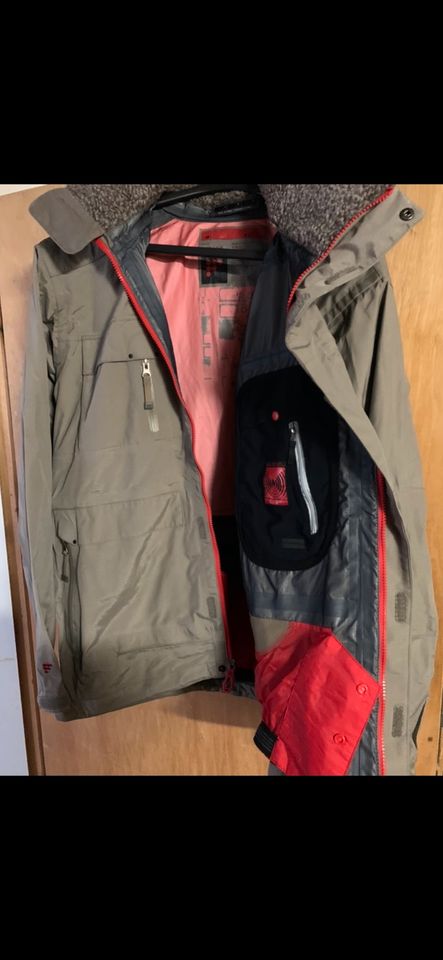 Salomon Winterjacke XL in Postbauer-Heng