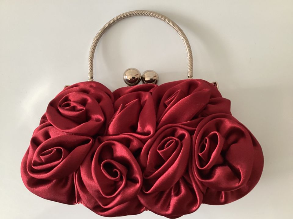 Abend- / Cocktail-/ Hochzeit-/ Handtasche rote Rosen in Göttingen