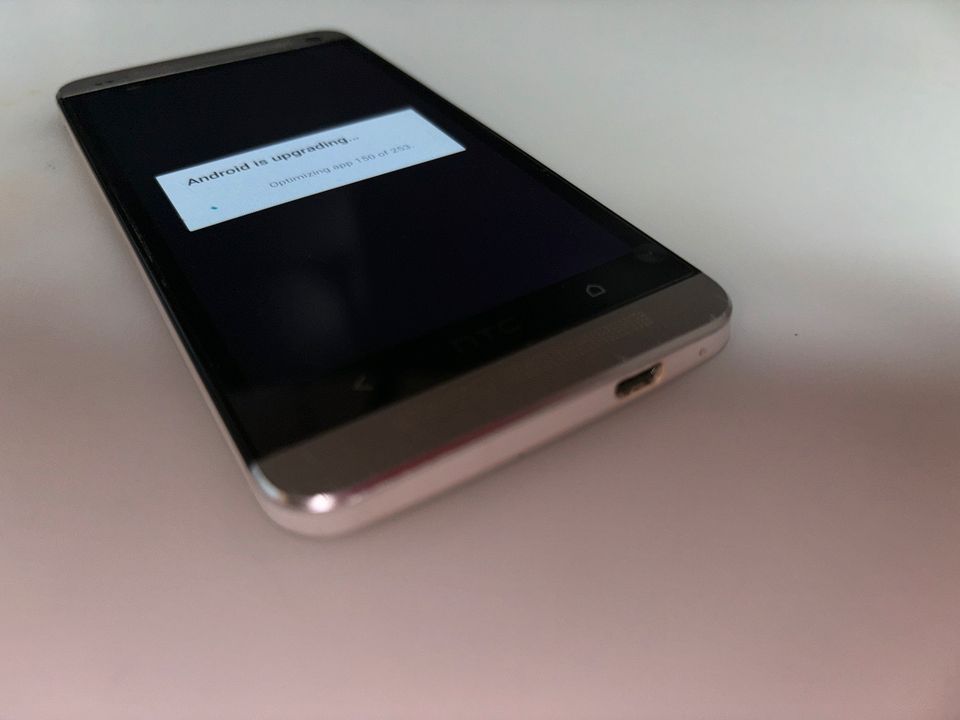 HTC ONE M7 SILBER 32GB SILVER PN07100 ANDROID SMARTPHONE in Straßlach-Dingharting