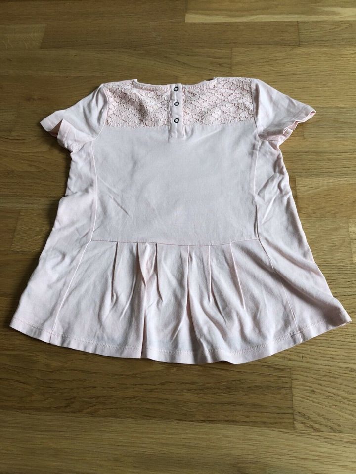 Kombi Shirt Gr. 122 Tom Tailor (neuwertig) + Shorts Palomino NEU in Taunusstein