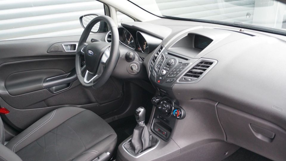 Ford Fiesta SYNC Edition Klima|8-Fach bereift|TÜV NEU in Niefern-Öschelbronn