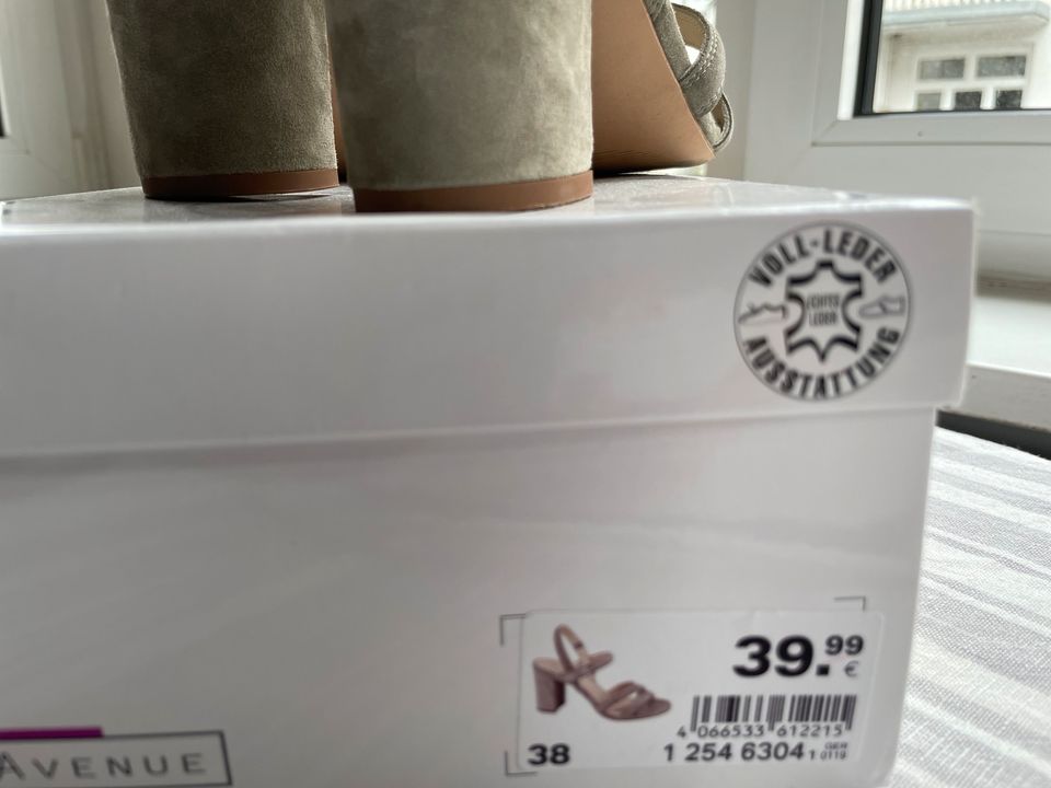 Sandalen Pumps 38 khaki Wildleder 5th Avenue Deichmann in Lübeck