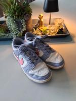 Nike Dunk Low US 9  40.5 Women  indigo haze/coral chalk-sail Hessen - Friedrichsdorf Vorschau