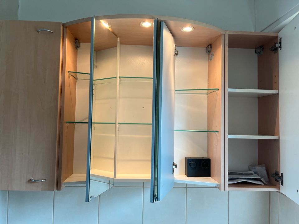Badezimmermöbel Spiegelschrank Waschbeckenschrank in Radevormwald
