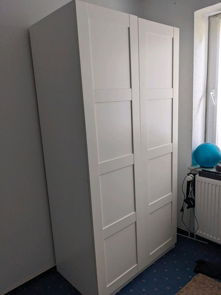 Ikea Kleiderschrank Hemnes, mit Türen in Großenkneten