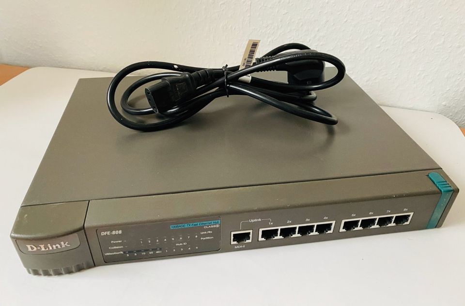 D-Link DFE-808, 8-Port Layer Switch, 100Base-TX Fast Ethernet Hub in Stahnsdorf