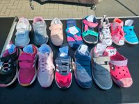 Adidas Mädchen Sneaker Geox Reebok  Nike Crocs J2 27 31 32 33 34 Nordrhein-Westfalen - Neuss Vorschau