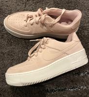 NIKE Air Force 1 sage low Größe 40 wNEU Niedersachsen - Nienburg (Weser) Vorschau