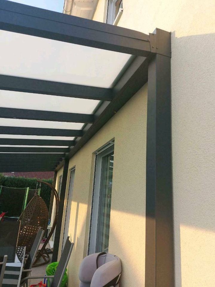 Terrassenüberdachung aus Aluminium Konstruktion und VSG-GLAS in Ziemetshausen