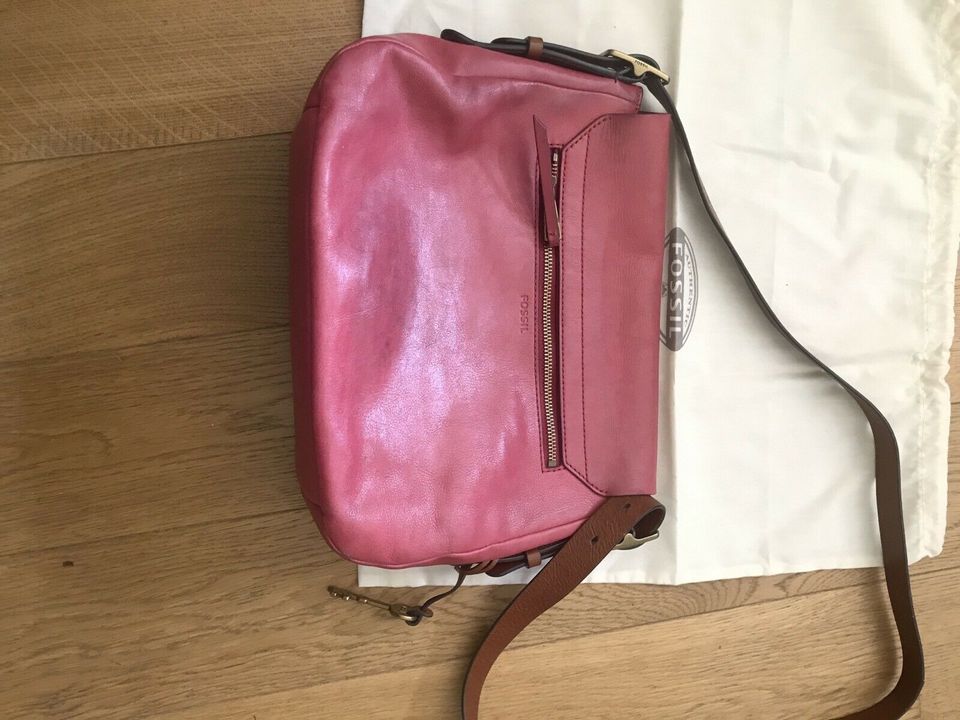 Pinke Fossil Crossbody Tasche NP 179 Euro in Langenfeld