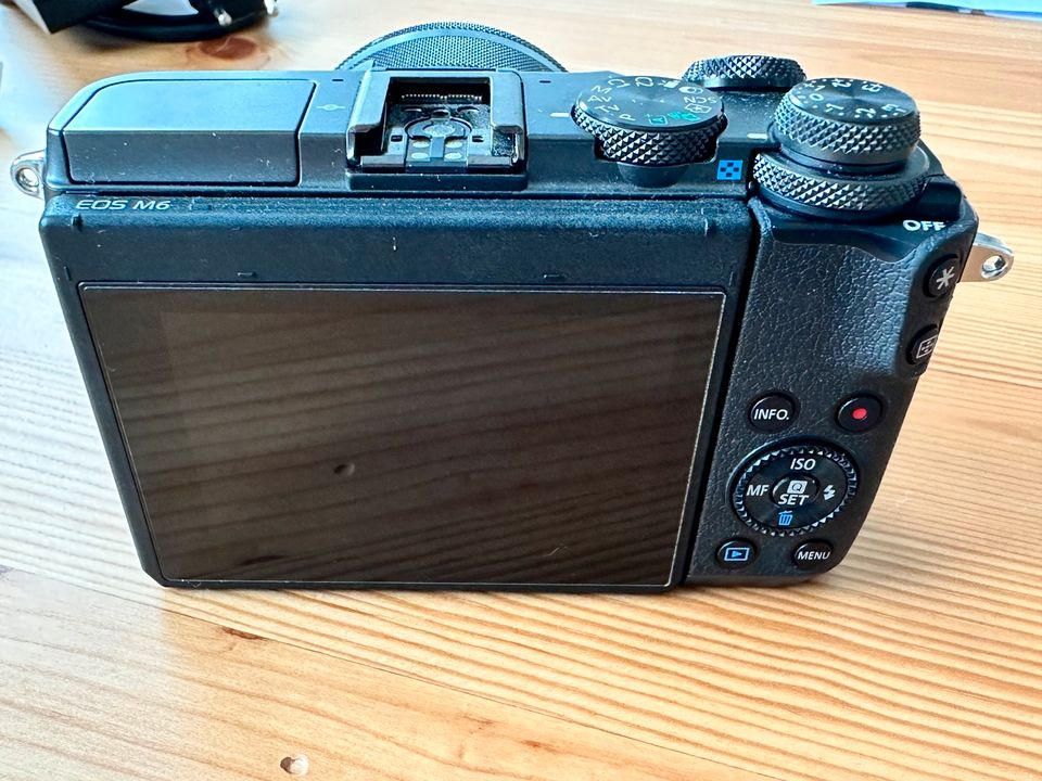 Systemkamera Canon M6 Kit inkl. EF-M 15-45 Objektiv in Hannover