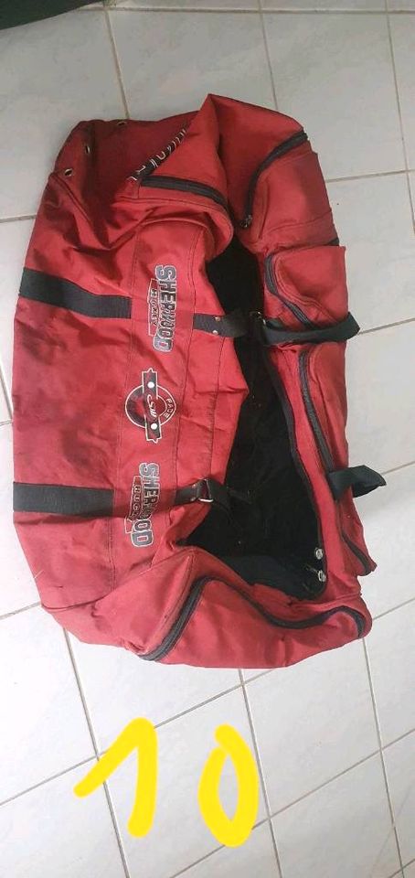 Hockey Eishockey Helm Hose Tasche Tiefschutz in Schwäbisch Gmünd