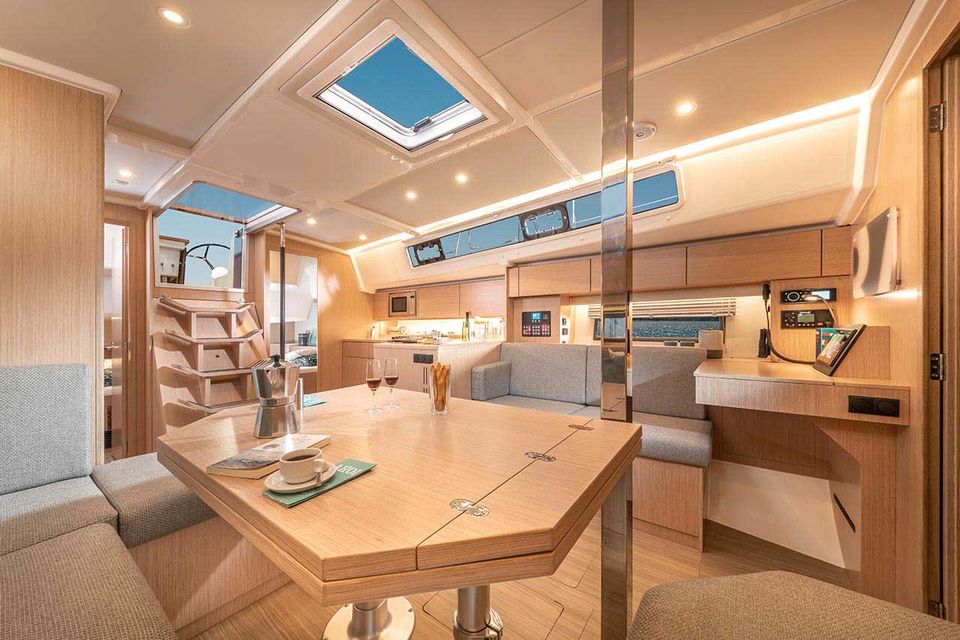 Bavaria C42 Segelyacht Kauf | Yachtinvest | Yachtcharter in Wolfratshausen