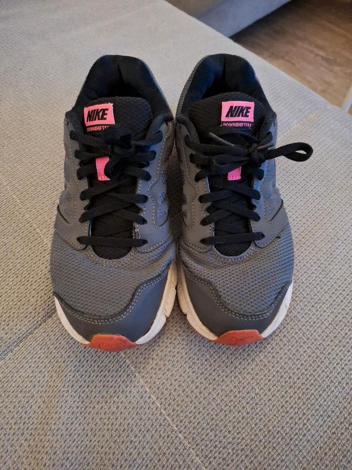 Nike Downshifter 6 Schuhe Gr. 40 in Apen