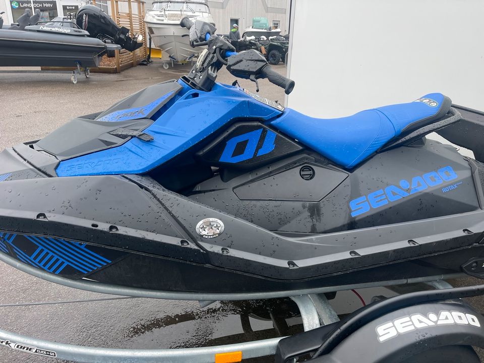 Seadoo Spark 2 up trixx 2022 in Aachen