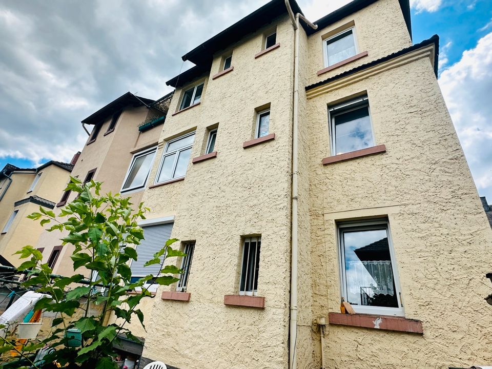 Dreifamilienhaus mit Garten in Frankfurt Höchst in Frankfurt am Main