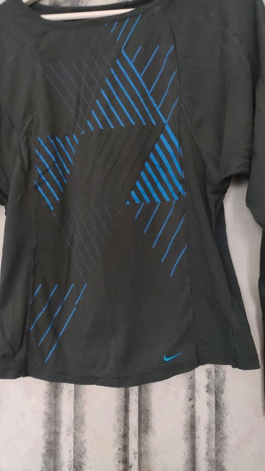 Nike Sport Langarmshirt fit dry S in Gelsenkirchen