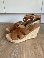 Keilsandalette UGG braun High Heels Baden-Württemberg - Hilzingen Vorschau