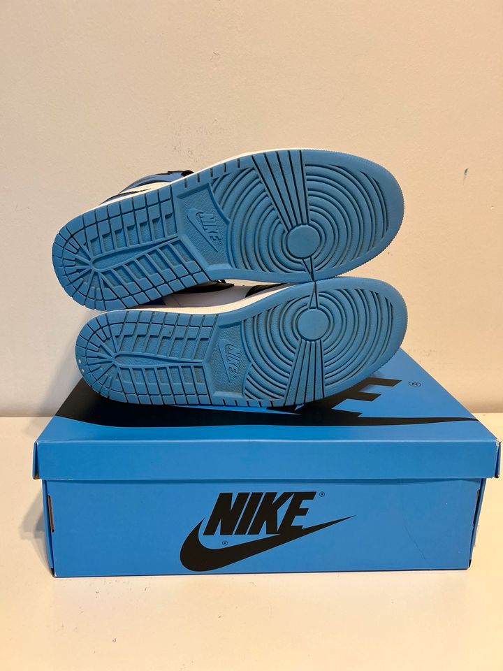 Air Jordan 1 Retro high ,,UNC Toe“ US 9.5 / EU 43 in München