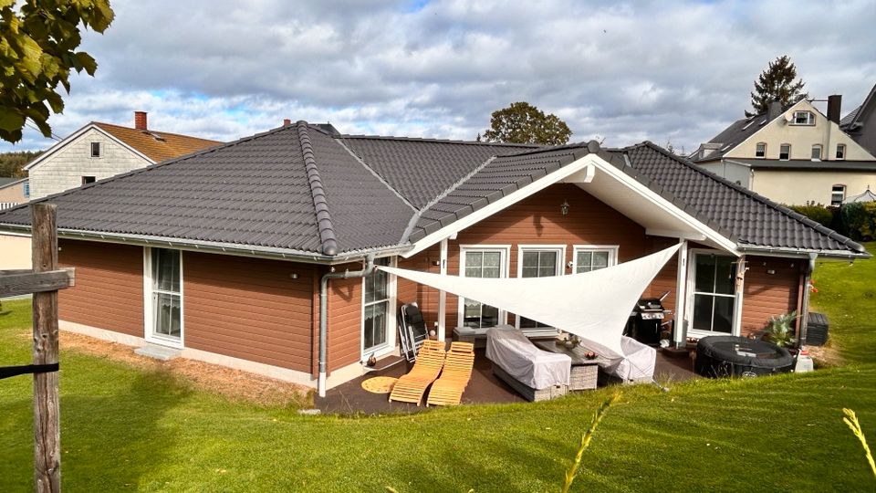 Exklusives Schwedenhaus im Bungalow-Stil mit großzügigem Grundstück! in Steinberg